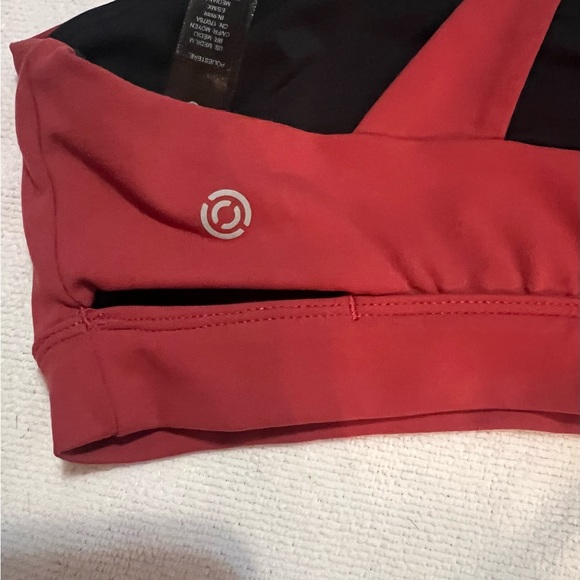 Coreio Ruby Cross-Back Sports Bra - Picture 3 of 5